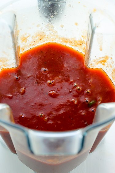 tomato sauce in blender