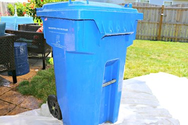 how to clean outdoor garbage cans naturally