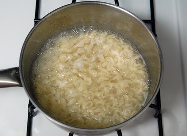 Boiling instant noodles