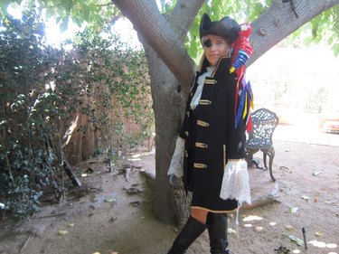 Female pirate costume idea