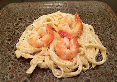 How to make Easy Shrimp Fettuccine Alfredo from scratch | ehow