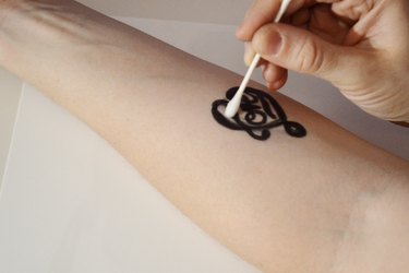How to Make a Fake Tattoo With a Sharpie | eHow