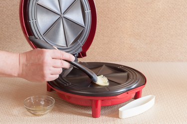  Santa Fe Quesadilla Maker: Home & Kitchen