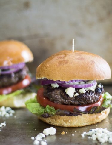 How to Make Grilled Blue Cheese Burgers