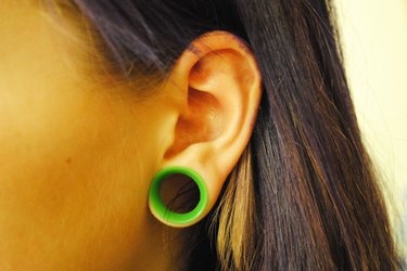 How to Put in Silicone Tunnels