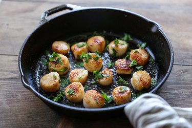 Scallops in a skillet