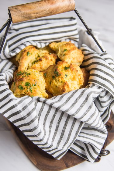 Copycat Red Lobster's Cheddar Biscuits Recipe