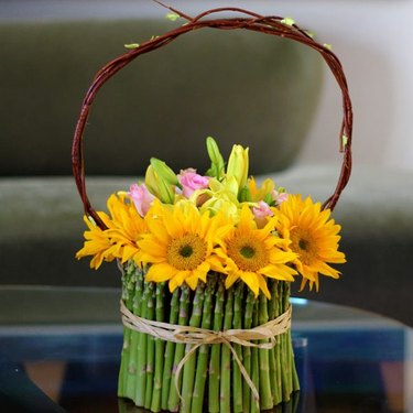 How to Make a Spring Floral Arrangement