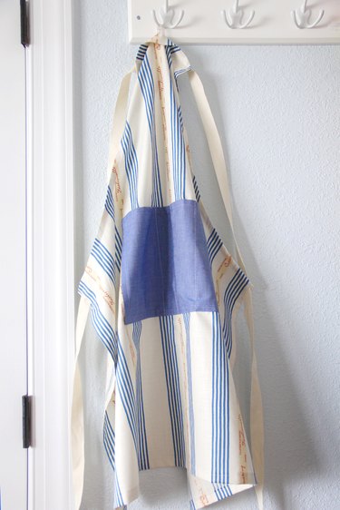How to make an easy apron, with free pattern
