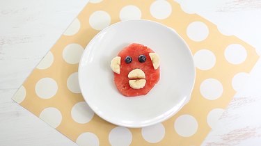 Plated monkey face fruit snack