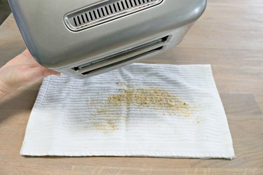 clean a toaster