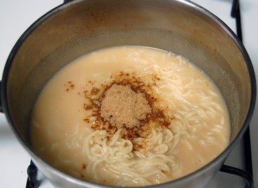 Noodles with peanut butter and seasoning packet.