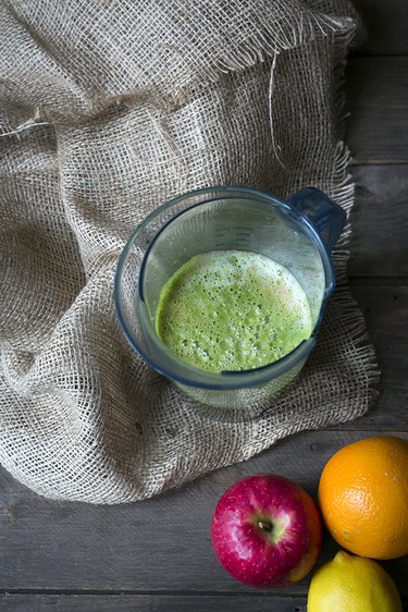 How to Make Green Juice (And Enjoy It!)