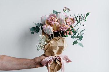 How to Make a Cookie Bouquet