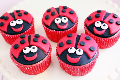 ladybug cupcakes
