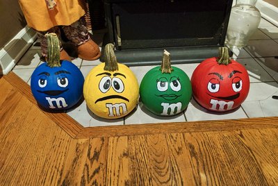 Crafty Pumpkin Spotlight: Diane Fernandez's M&M's Pumpkins