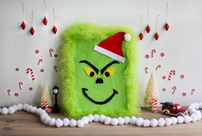 DIY The Grinch gift wrap