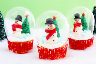 snow globe cupcakes