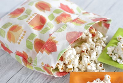 If you've been trying to create less waste and eat a bit healthier, you can ditch those greasy, chemical-laden, store-bought microwave popcorn bags and make an earth-friendly, reusable, healthy alternative.