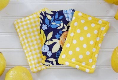 If transforming your home into a more eco-friendly place is important to you, then this zero-waste washable sponge a good alternative to those traditional throw-away plastic dish sponges.