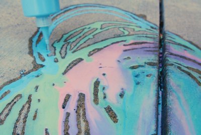 DIY Sidewalk Squirt Chalk