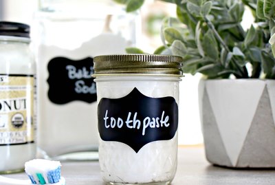 how to make natural whitening mint toothpaste