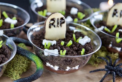 DIY Graveyard Pudding Cups