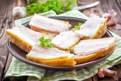 Sandwiches with lard