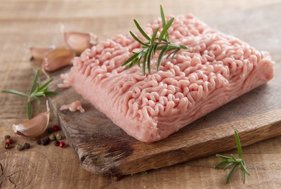 Minced chicken or turkey meat
