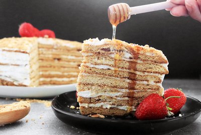 Russian honey cake