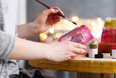 Painting a jar