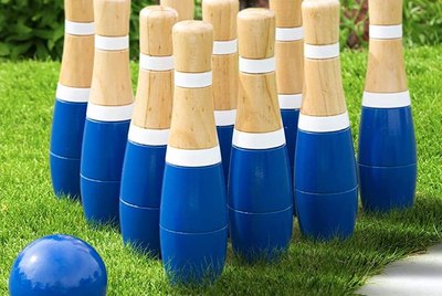 Backyard bowling set in blue.