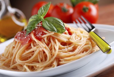 spaghetti with tomato sauce