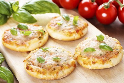 vegetarian mini pizzas