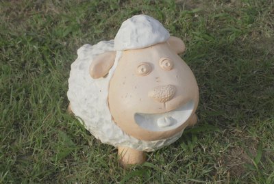 statue