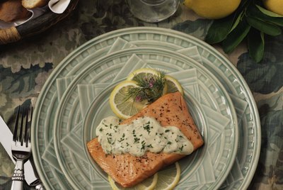 Salmon with dill sauce