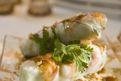 Spring rolls in chopped peanut sauce