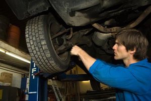 How to change rear struts on a 2004 ford taurus
