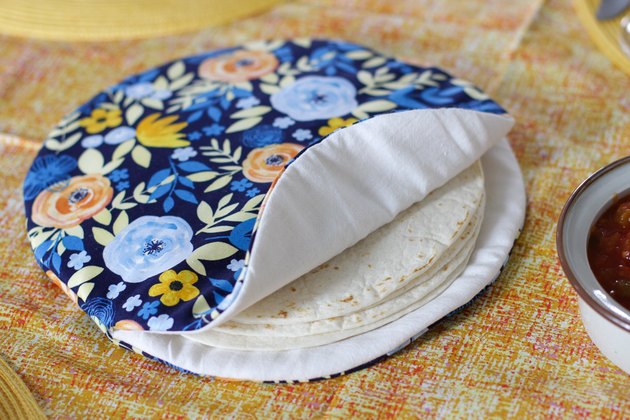 DIY Reusable Tortilla Warmer