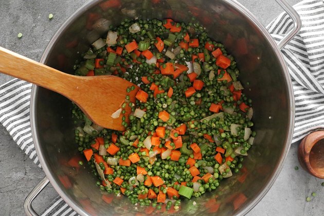 Combine split peas and vegetables