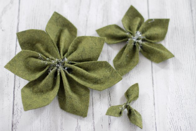 Felt succulents are not only full of color, texture and unique character, but they are a cinch to make.