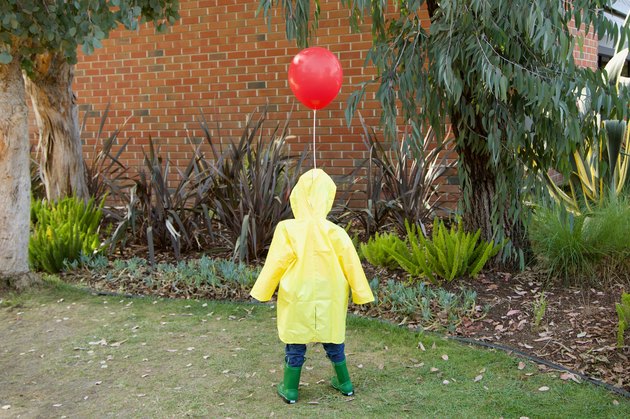 DIY 'IT' Life-Size Georgie Halloween Decoration