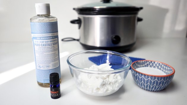 How to Clean a Slow Cooker with Natural DIY Cleaner