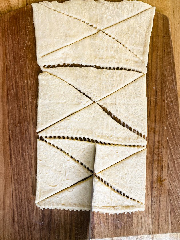 Tear-Apart Pigs in a Blanket Wreath Recipe
