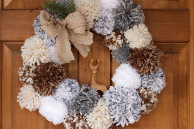 DIY Pom Pom Wreath