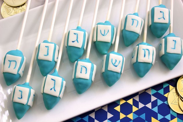 How to Make Dreidel Cake Pops