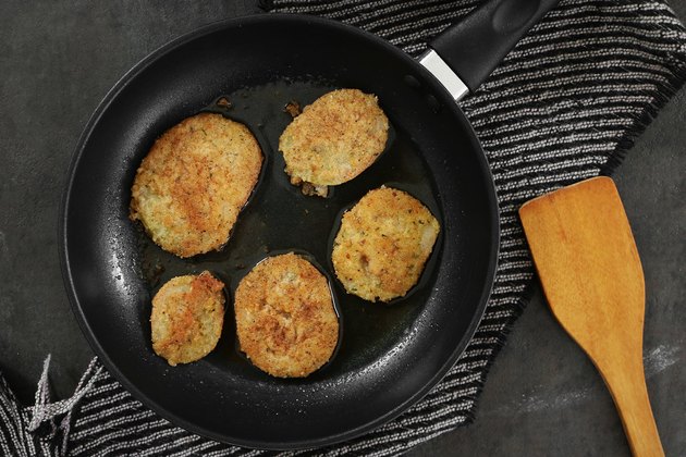 Fry green tomatoes
