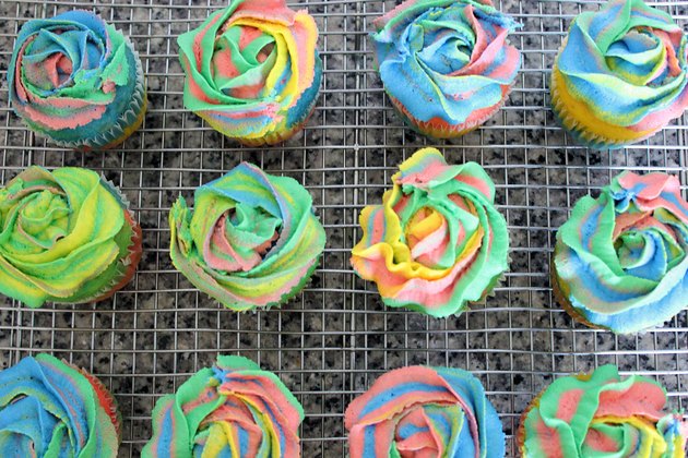 tie dye cupcakes