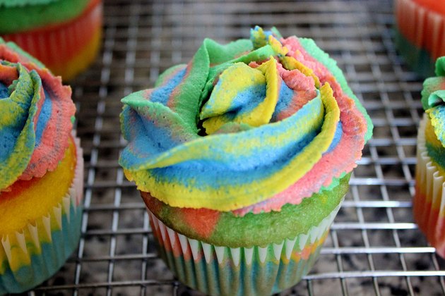 How to Make Tie Dye Cupcakes