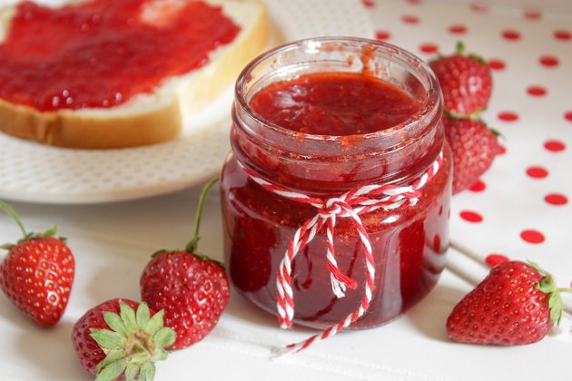 How to Make and Preserve Strawberry Jam